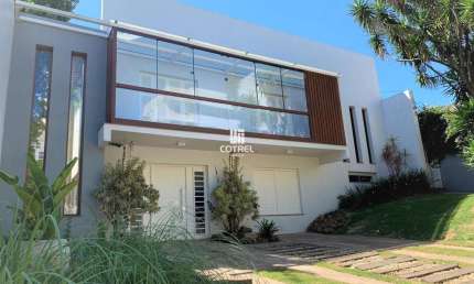 Casa para venda com piscina no Bairro Nossa Senhora de Fátima