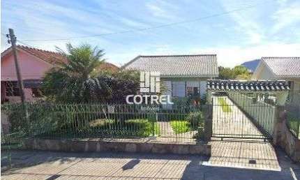 Casa 3 dormitórios sendo 1 suíte e 4 vagas de garagem no Bairro Passo D' Areia l