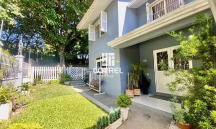Casa 3 dormitórios e 2 vagas de garagem no Bairro Nossa Senhora de Lourdes local