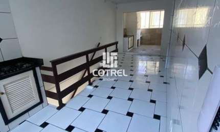 Cobertura central 4 dormitórios sendo 2 suítes localizada na cidade de Santa Mar