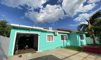Casa 4 dormitórios 5 vaga de garagem localizada no bairro Camobi na cidade de Sa