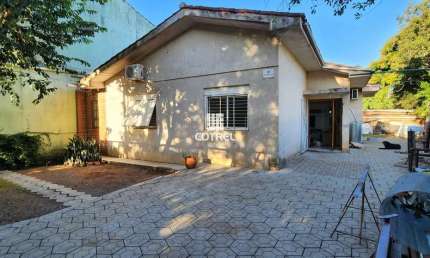 Casa com 3 dormitórios no bairro Camobi Santa Maria-RS.