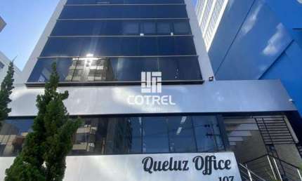 Excelente Sala Comercial com 43 m² no Queluz Office situada na Rua Alameda Bueno