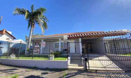 Casa para venda com 3 dormitórios 1 sendo suíte, piscina, 2 vagas de garagem sit