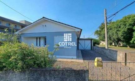 Casa para venda com 3 dormitórios, 1 vaga de garagem situada no Bairro Camobi na