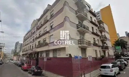Apartamento no Edifício Castelli com 02 dormitórios, 01 dependência, 02 banheiro