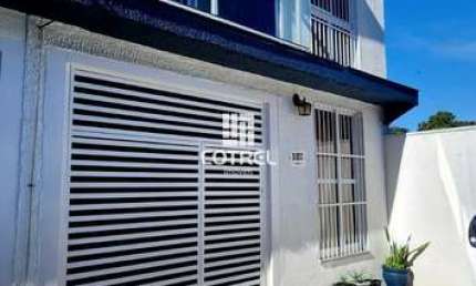 Casa em condomínio fechado com 2 dormitórios e 2 vagas no Bairro Passo D´areia