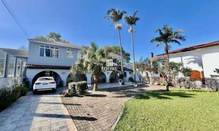 Casa para locação com 5 dormitórios 1 sendo suíte, 2 vagas de garagem situado no