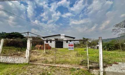 Pavilhão para venda e locação 450 m² situado no Bairro Cerrito
