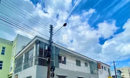 Apartamento para locação 2 dormitórios, 2 banheiros social situado no Bairro Bon