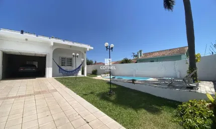 Casa para venda 3 dormitórios sendo 1 suíte, piscina situada no Bairro Dom Antôn