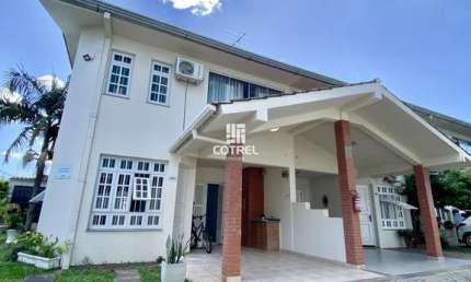 Casa para venda e locação 3 dormitórios sendo 1 suíte, 2 vagas de garagem situad