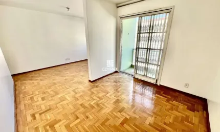 Apartamento 3 dormitórios, com sacada, bairro Centro, situado na cidade de Santa