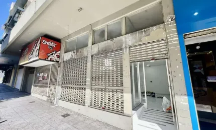 Loja para locação, 70m² situada no bairro Centro, na cidade de Santa Maria/RS.