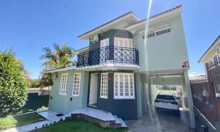 Casa 4 dormitórios 5 vaga de garagem localizada no bairro Nossa senhora de Lourd