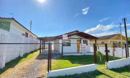 Casa 3 dormitórios 2 vaga de garagem localizada no Bairro Camobi na cidade de Sa