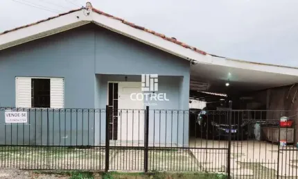Casa à venda 3 dormitórios, piscina, pátio amplo, 3 vagas de garagem, situado no