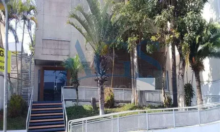 Prédio para alugar na Rua Américo Salvador Novelli, 416, Itaquera, São Paulo