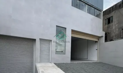 Prédio novo e moderno com loja de 280m² mais 6 salas para aluguel em Laranjeiras, Serra - ES