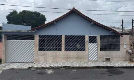 Casa com 3 quartos à venda na Rua Clóvis Barroso Braga, Compensa, Manaus