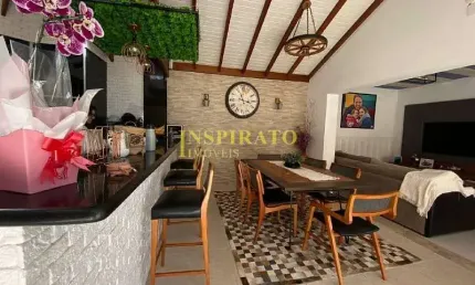 Cond. Ecovillage I Casa de esquina à venda 198mt 2 dorms,  2 suítes, sótão, piscina no  Bairro Eloy