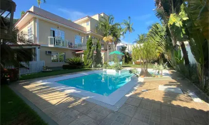 Casa com 5 quartos à venda na Araribóia, São Francisco, Niterói