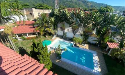Casa com 5 quartos à venda na Araribóia, São Francisco, Niterói