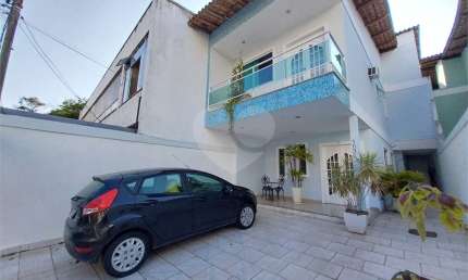 Casa com 4 quartos à venda na Rua Murilo Portugal, São Francisco, Niterói