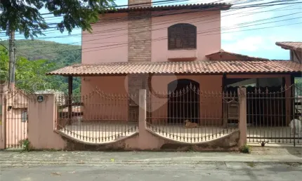 Casa com 8 quartos à venda na Rua Mário Joaquim Santana, São Francisco, Niterói