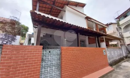 Casa de vila com 4 quartos à venda em são domingos - rj