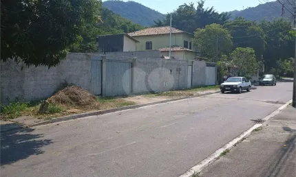 Terreno à venda na Professor Benjamin Carias, Piratininga, Niterói
