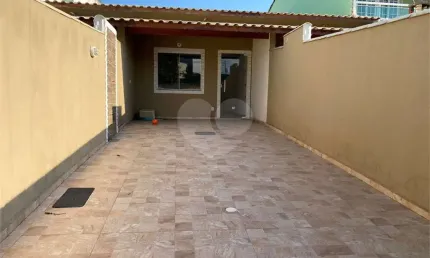 Casa em condomínio fechado com 2 quartos à venda na Das Gralhas, Centro, Maricá