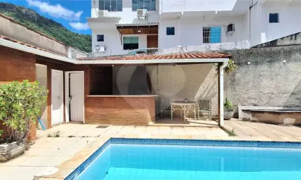 Casa com 4 quartos à venda na Rua Timbiras, São Francisco, Niterói