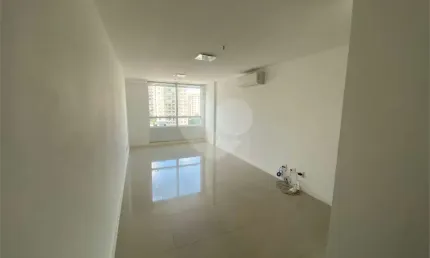 Sala comercial à venda na Rua Noronha Torrezão, Santa Rosa, Niterói