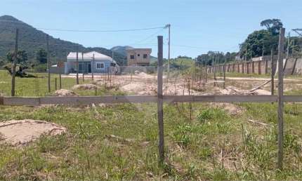 Casa em condomínio fechado à venda na Rodovia Vereador Oldemar Guedes Figueiredo, Ubatiba, Maricá