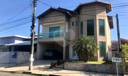 Condomínio com 6 quartos à venda em Ponta Grossa - RJ