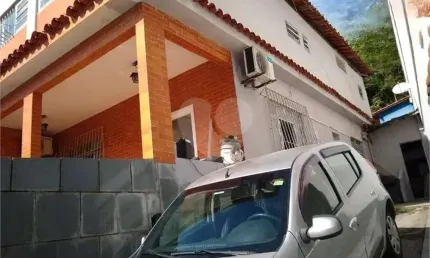 Casa com 4 quartos à venda na São Luiz, Santa Rosa, Niterói