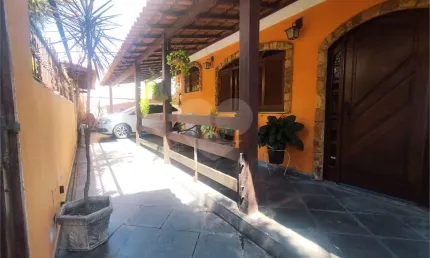 Casa com 4 quartos à venda na Rua Benjamin Constant, Santana, Niterói