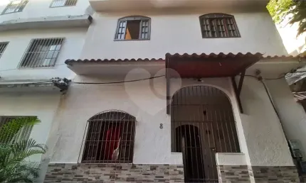 Casa de vila com 11 quartos à venda em são domingos - rj
