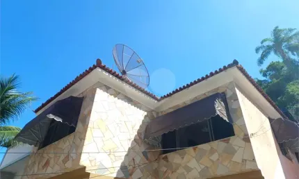 Sobrado com 3 quartos à venda ou para locação em Santa Rosa - RJ