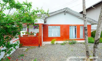 Casa com 3 quartos à venda na Rua Quinze de Novembro, 37, América, Joinville