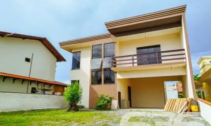 Casa com 3 quartos à venda na Nereu Ramos, 96, Salinas, Balneário Barra do Sul