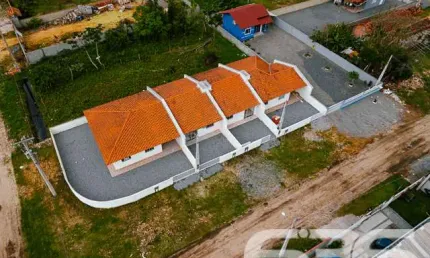 Casa com 3 quartos à venda na Nereu Ramos, 571, Salinas, Balneário Barra do Sul