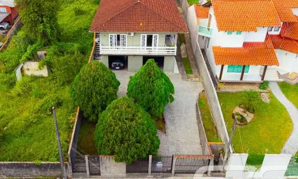 Casa com 4 quartos à venda na Rua Santa Catarina, 802, Floresta, Joinville