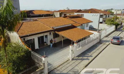 Casa com 4 quartos à venda na Rua Miosotes, 249, Fátima, Joinville