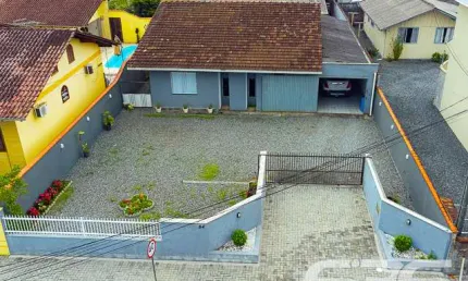 Casa com 3 quartos à venda na Rua Quinze de Novembro, 84, Vila Nova, Joinville