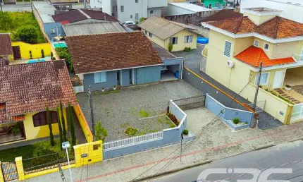 Casa com 3 quartos à venda na Rua Quinze de Novembro, 84, Vila Nova, Joinville