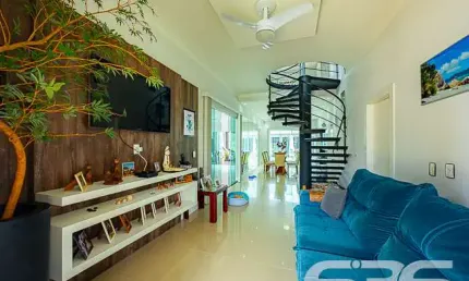 Casa com 4 quartos à venda na Rua Papa João XXIII, 77, Iririú, Joinville