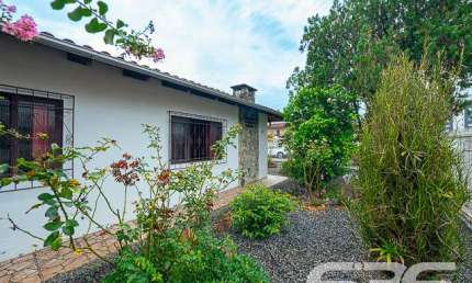 Casa com 4 quartos à venda na Valença, 81, Guanabara, Joinville