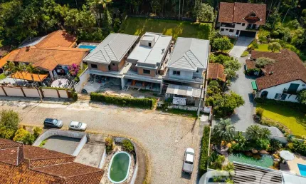 Casa com 4 quartos à venda na Rua Quinze de Novembro, 50, América, Joinville